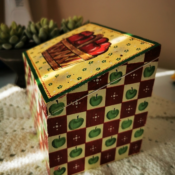 Painted Wooden Apple Recipe Box - Picture 6 of 11
